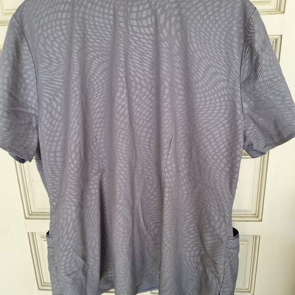 Gray V-Neck Scrub Top Plus Sz2X Pockets Short Sleeves - Picture 7 of 7